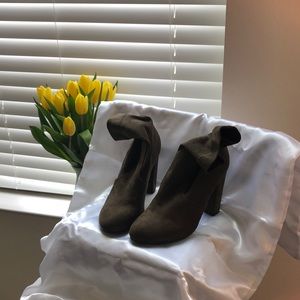 Yoki moss green ankle boots. Size 9
